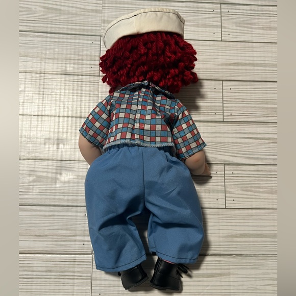 My Best Friends Raggedy Andy 16” Porcelain Doll by Susan Wakeen-Simon & Schuster - Picture 5 of 9